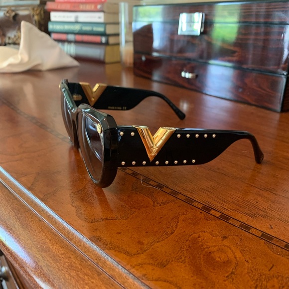 Louis Vuitton My Fair Lady Studs sunglasses - Picture 2 of 6
